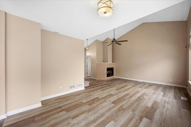 4233 Springlake Drive, Lake In The Hills, IL 60156