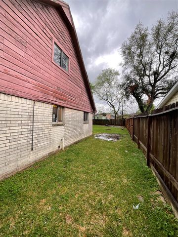 8818 Mobud Drive, Houston, TX 77036