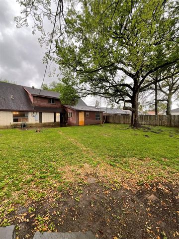 8818 Mobud Drive, Houston, TX 77036