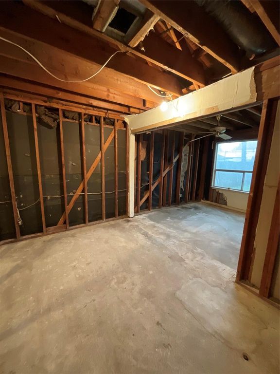 Image 19 of property listing at 8818 Mobud Drive, Houston, TX 77036