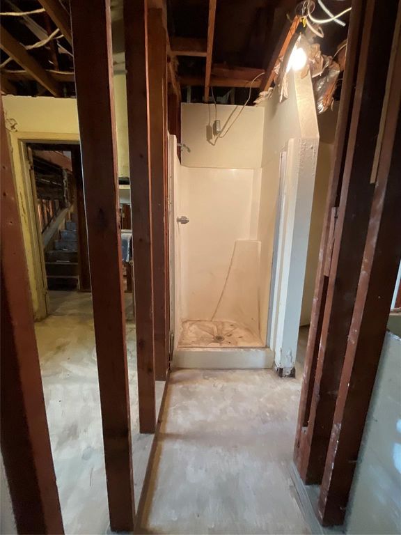 Image 25 of property listing at 8818 Mobud Drive, Houston, TX 77036