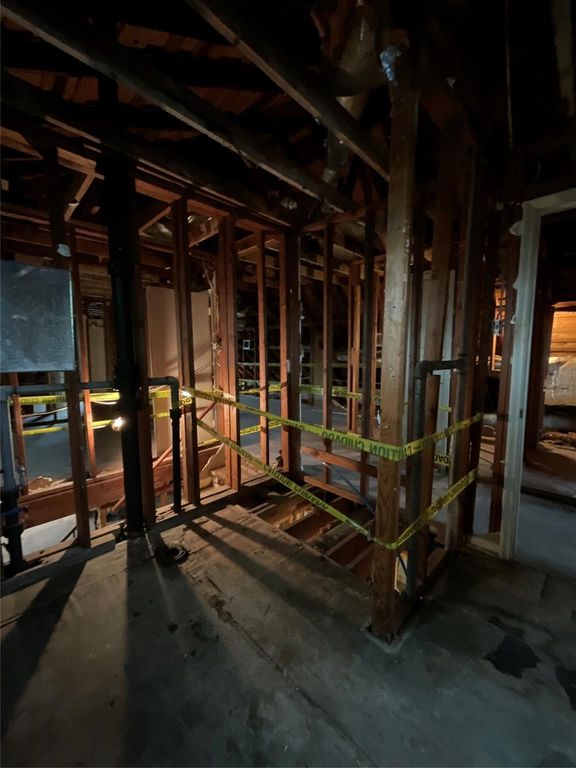 Image 36 of property listing at 8818 Mobud Drive, Houston, TX 77036