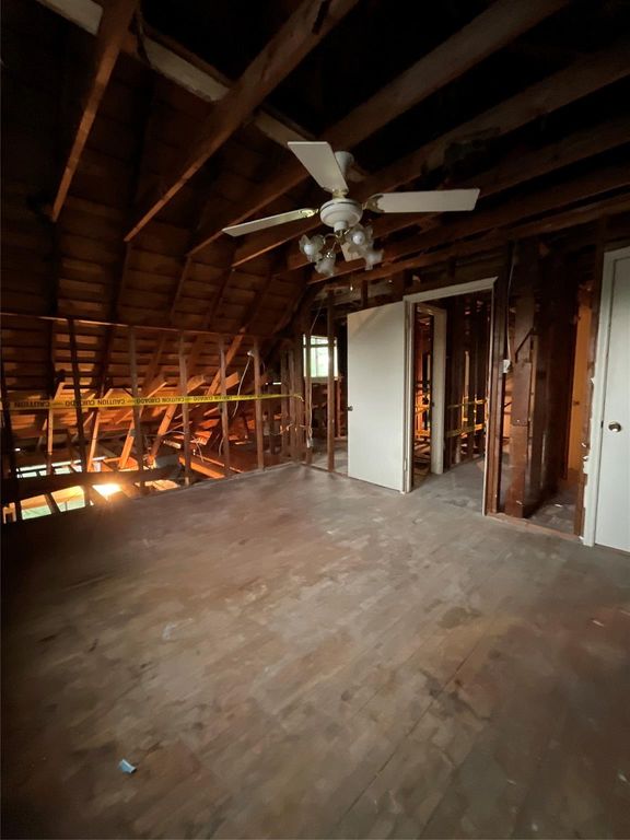 Image 39 of property listing at 8818 Mobud Drive, Houston, TX 77036