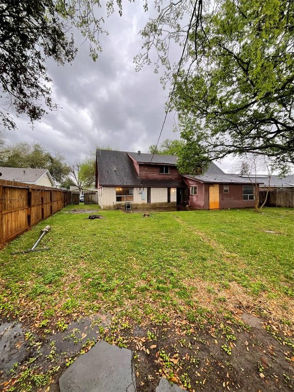 Image 42 of property listing at 8818 Mobud Drive, Houston, TX 77036
