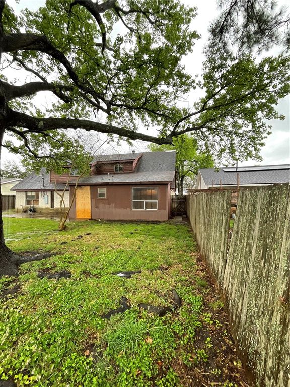 Image 44 of property listing at 8818 Mobud Drive, Houston, TX 77036