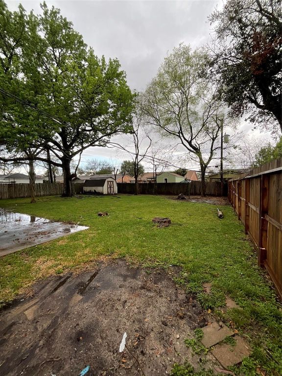 Image 45 of property listing at 8818 Mobud Drive, Houston, TX 77036