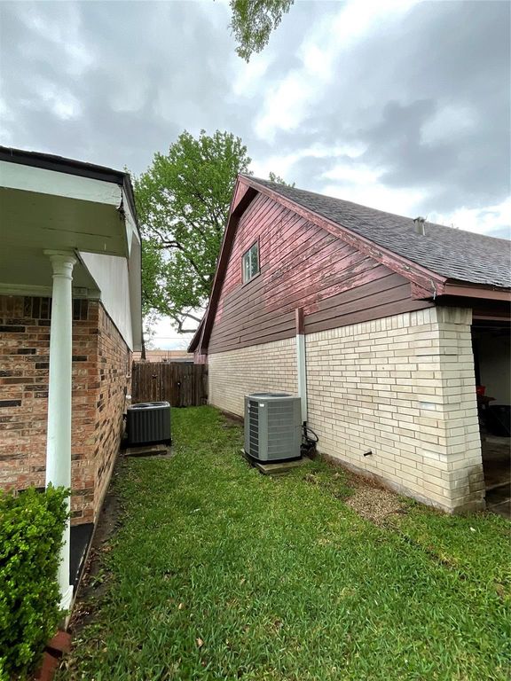 Image 46 of property listing at 8818 Mobud Drive, Houston, TX 77036