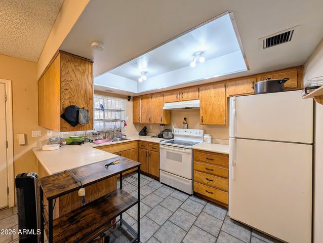 6645 N 44TH Avenue, Glendale, AZ 85301