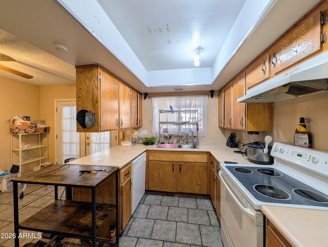 6645 N 44TH Avenue, Glendale, AZ 85301