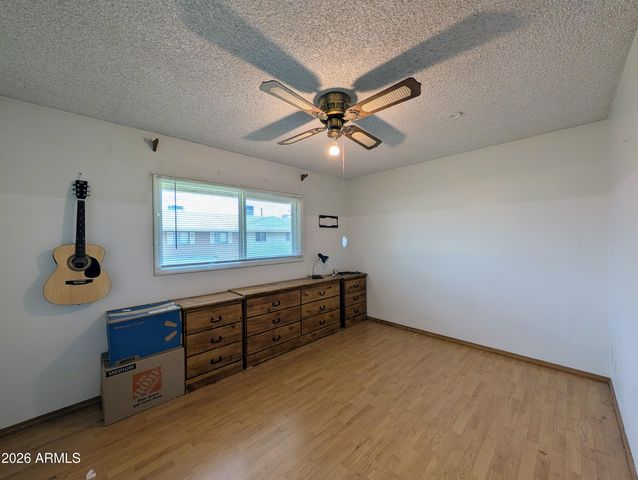 6645 N 44TH Avenue, Glendale, AZ 85301