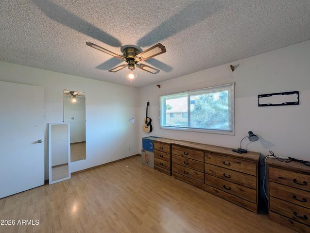 6645 N 44TH Avenue, Glendale, AZ 85301