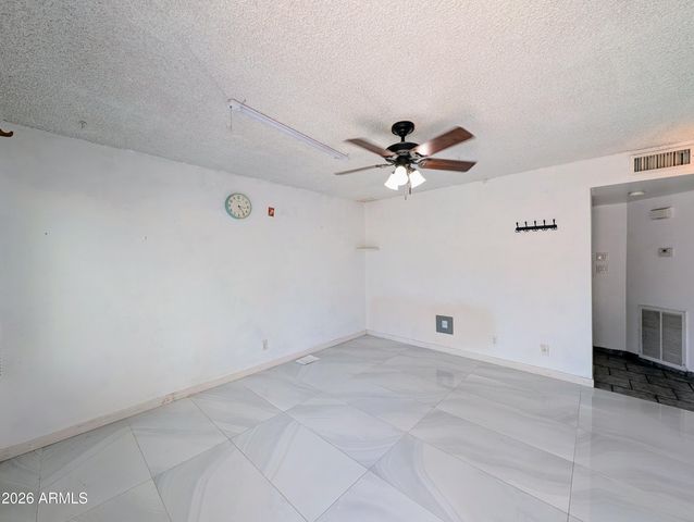 6645 N 44TH Avenue, Glendale, AZ 85301