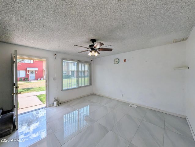 6645 N 44TH Avenue, Glendale, AZ 85301