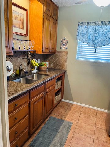 518 Pecan Acres Court, Arlington, TX 76013