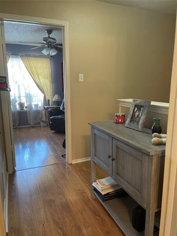 518 Pecan Acres Court, Arlington, TX 76013