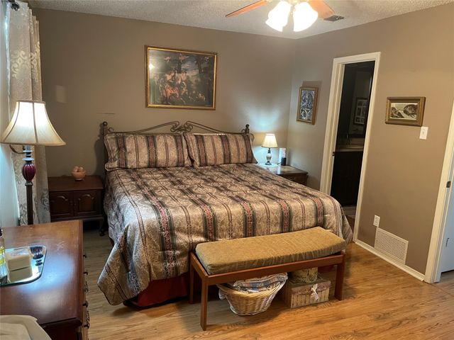 518 Pecan Acres Court, Arlington, TX 76013