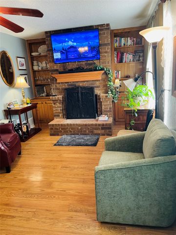 518 Pecan Acres Court, Arlington, TX 76013