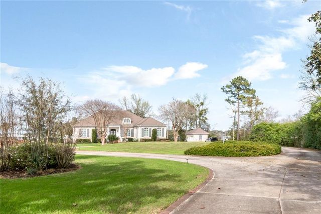 5670 Riverview Pointe E Drive, Theodore, AL 36582