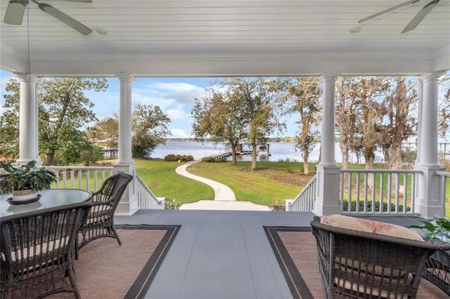 5670 Riverview Pointe E Drive, Theodore, AL 36582