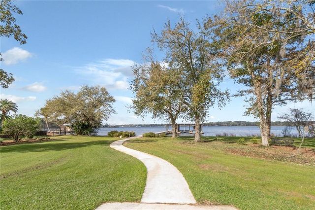 5670 Riverview Pointe E Drive, Theodore, AL 36582