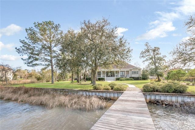 5670 Riverview Pointe E Drive, Theodore, AL 36582