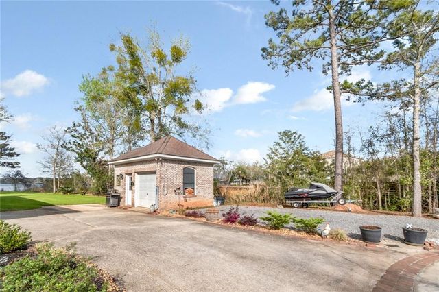 5670 Riverview Pointe E Drive, Theodore, AL 36582