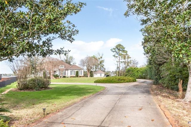 5670 Riverview Pointe E Drive, Theodore, AL 36582