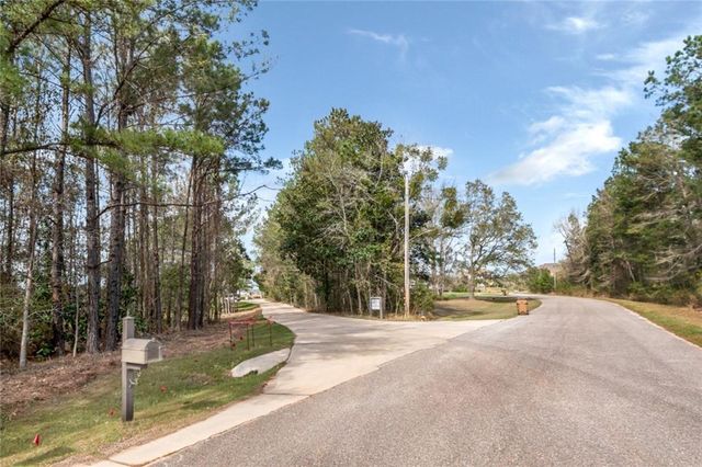 5670 Riverview Pointe E Drive, Theodore, AL 36582