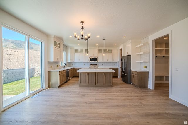 379 W AUTUMN CREEK DR, Saratoga Springs, UT 84045