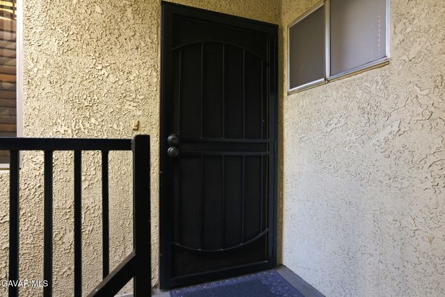13080 Dronfield Avenue Unit 80, Sylmar, CA 91342