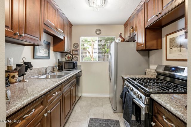 13080 Dronfield Avenue Unit 80, Sylmar, CA 91342
