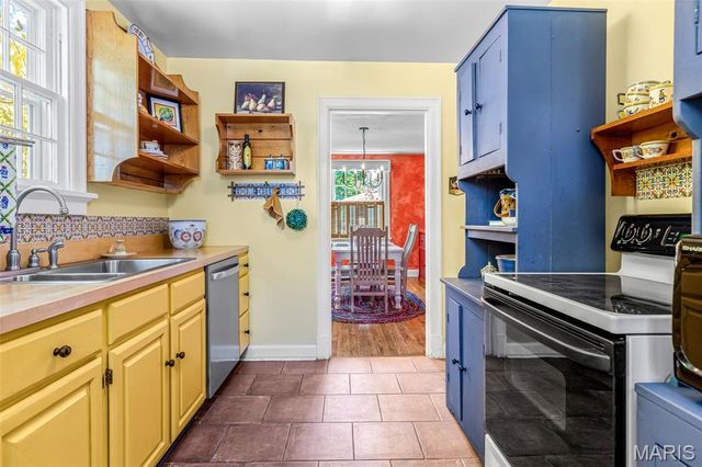 1044 Tompkins Street, St Charles, MO 63301