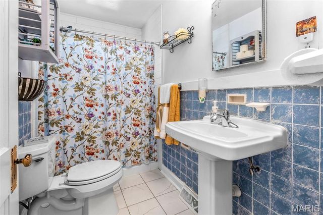 1044 Tompkins Street, St Charles, MO 63301