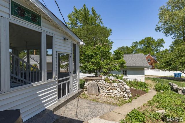 1044 Tompkins Street, St Charles, MO 63301