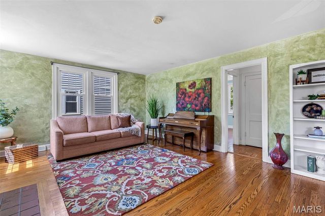 1044 Tompkins Street, St Charles, MO 63301