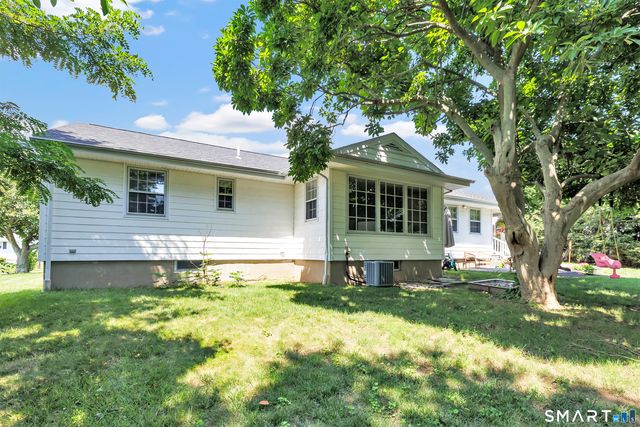 25 Pootatuck Path, Stratford, CT 06614