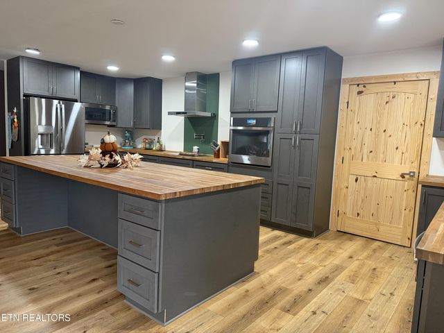 611 Antioch Church Rd, Vonore, TN 37885