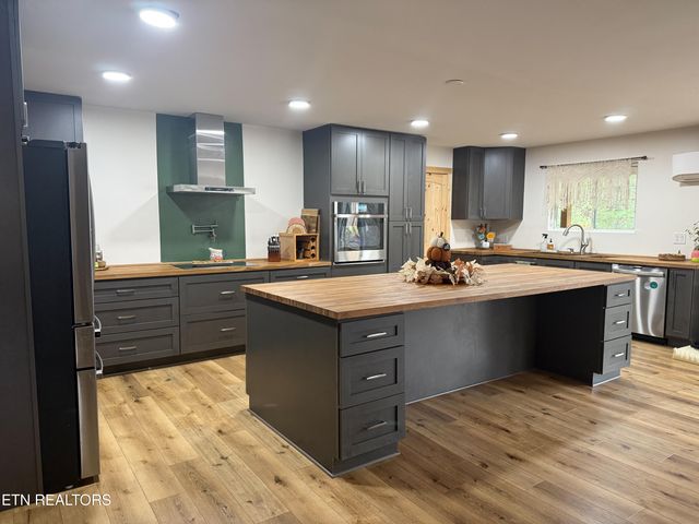 611 Antioch Church Rd, Vonore, TN 37885