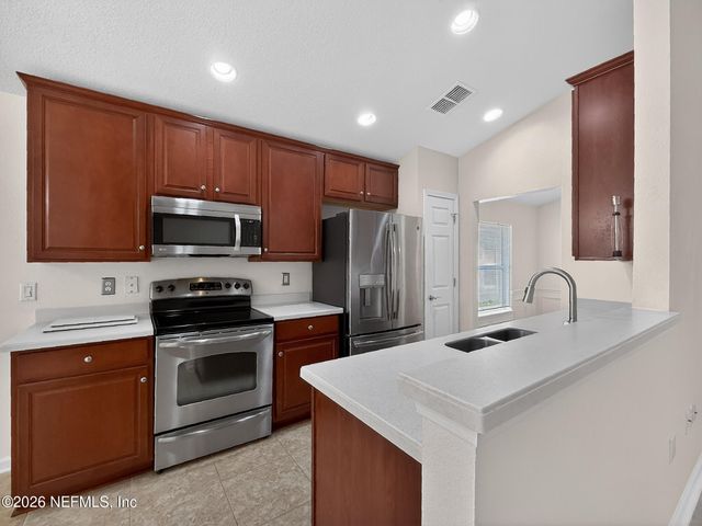 9080 SWEET TREE Trail, Jacksonville, FL 32256