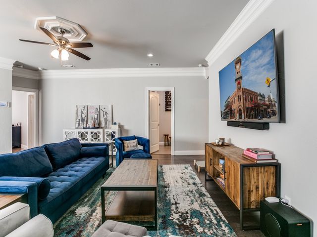 507 E Dallas Road, Grapevine, TX 76051