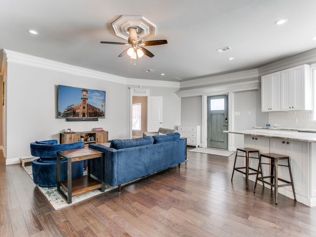507 E Dallas Road, Grapevine, TX 76051