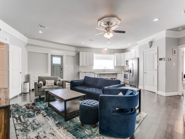 507 E Dallas Road, Grapevine, TX 76051