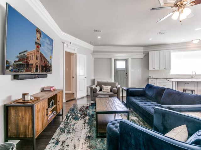 507 E Dallas Road, Grapevine, TX 76051