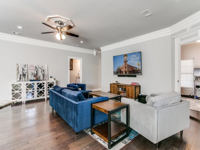 507 E Dallas Road, Grapevine, TX 76051