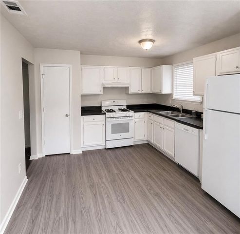 5571 Tunbridge Wells Road, Lithonia, GA 30058