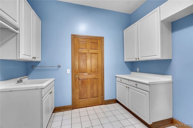 9683 Cobblestone Drive, Clarence, NY 14031