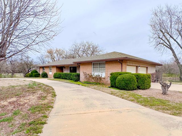 1222 S Lark Ln, Wichita, KS 67209