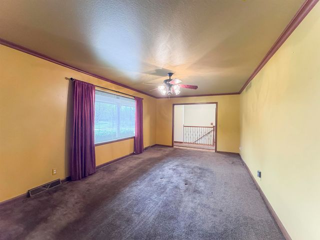 1222 S Lark Ln, Wichita, KS 67209