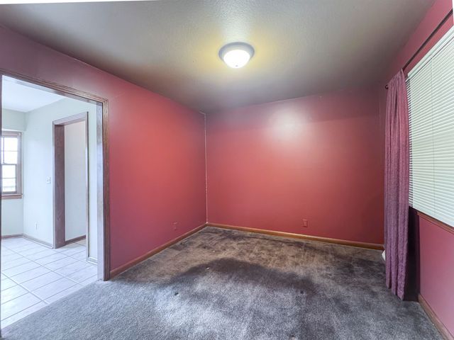 1222 S Lark Ln, Wichita, KS 67209