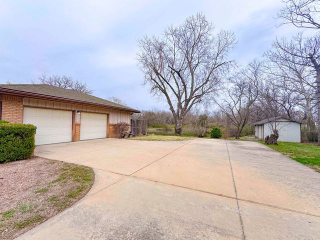 1222 S Lark Ln, Wichita, KS 67209